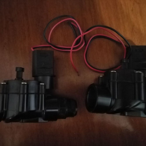 Rain Bird WP4 irrigation controller with Rainbird DV 100 valves, like new