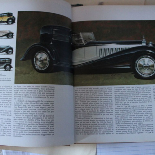 French Book of Classic Cars like new, 191 pages, 54 car brands from 1927