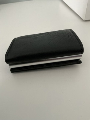 Leather wallet like new with card and cash slots