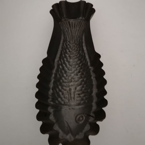 Fish Mold metal vintage 1920s used