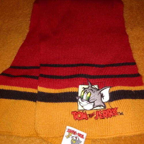 Tom and Jerry kids scarf and hat set like new, red mustard