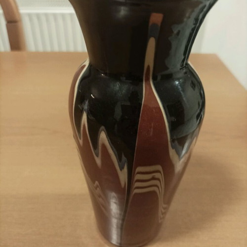 Clay vase new, height 20 cm
