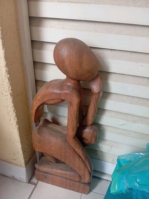 Skeptoménos ánthropos wooden sculpture used, about 50 cm tall