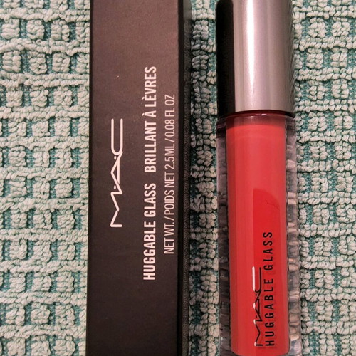 Mac Huggable Glass Lip Gloss Never Say Never Nude new