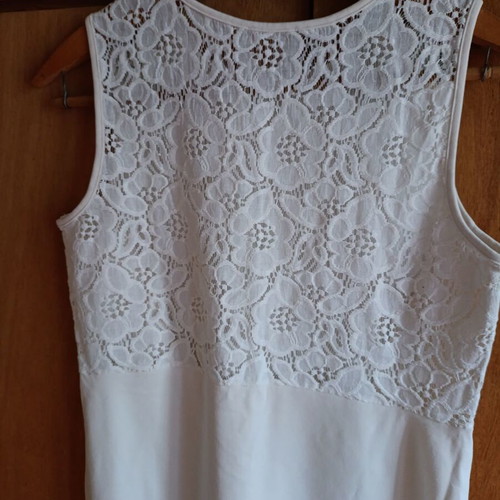 White sleeveless dress with lace back S/M like new