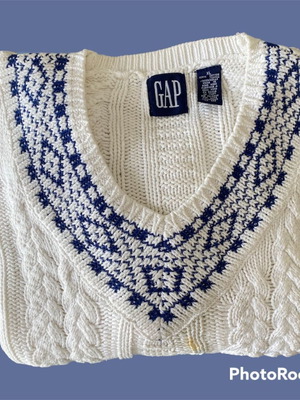 GAP Men's V-Neck Sweater like new, cream with blue trim XL