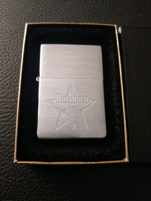 Zippo Marlboro Longhorn 2002 Vintage Series new