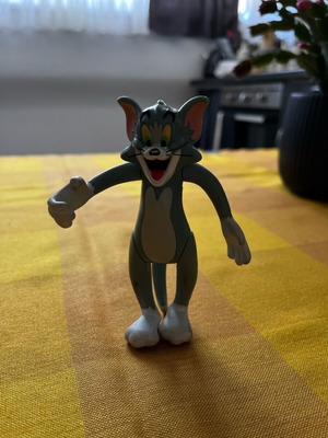 Том от Том и Джери употребяван фигурка от McDonald's Happy Meal 2014