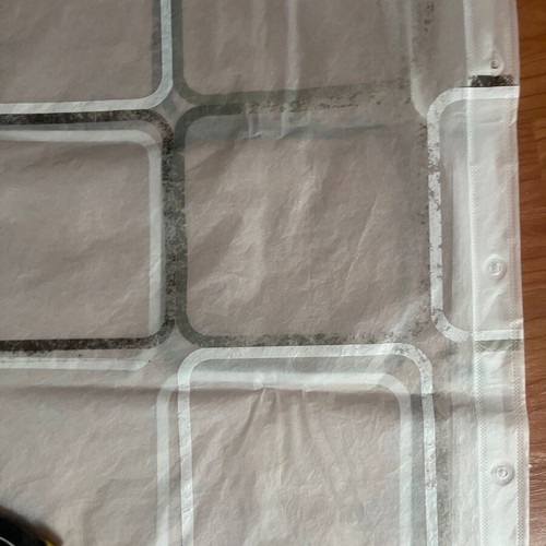 Shower curtain lightly used, new hooks, 180x180 cm