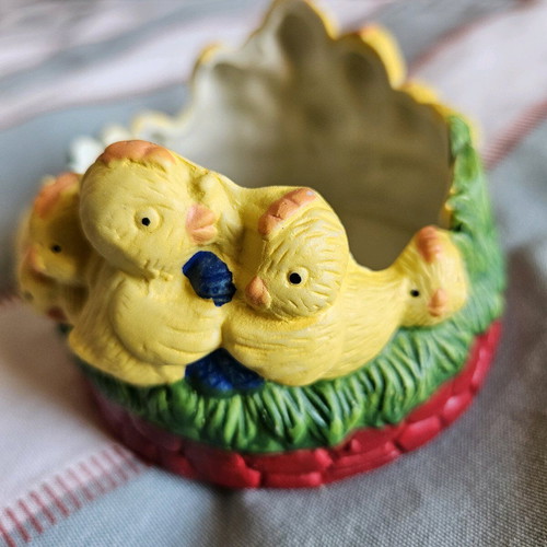 Easter bowl like new for candies and treats
