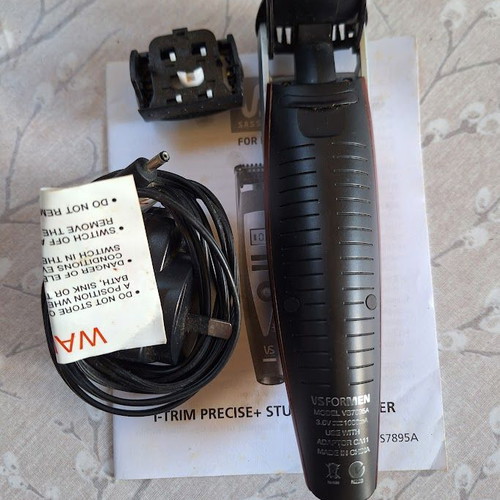 VS Sassoon i-Trim Precise+ Stubble Trimmer with New Foil Shaver Head