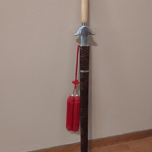 Tai Chi Jian Sword with Wooden Scabbard and Red Tassel like new