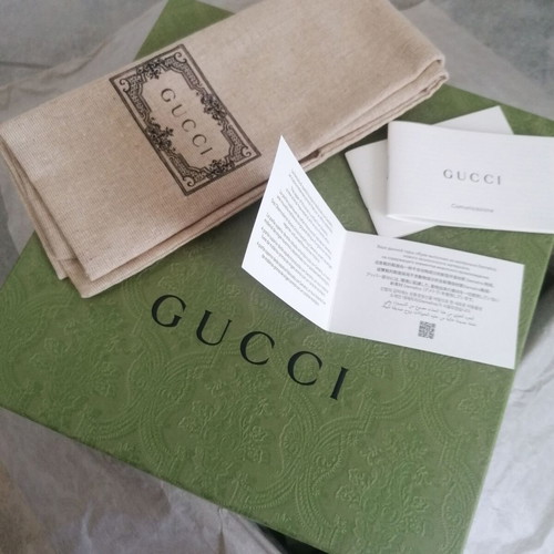 Gucci kids sneakers like new, size 33, Demetra material