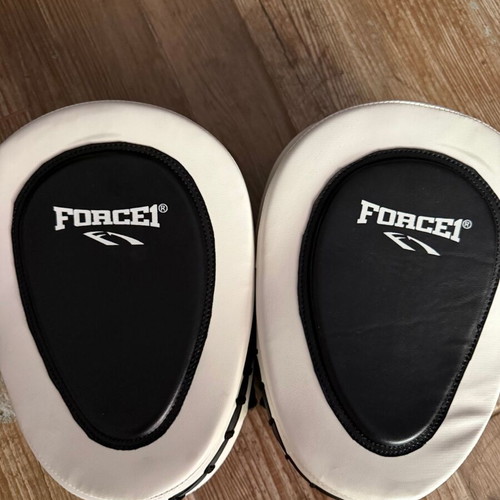 Lonsdale Wall Target with Force1 Focus Mitts and Speed Bag Base