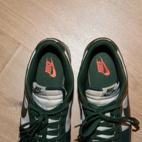 Nike Dunk Low like new, dark green and white