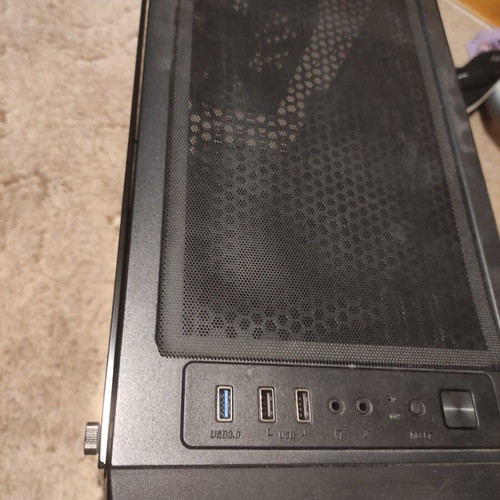 Pc case with 4 RGB fans like new