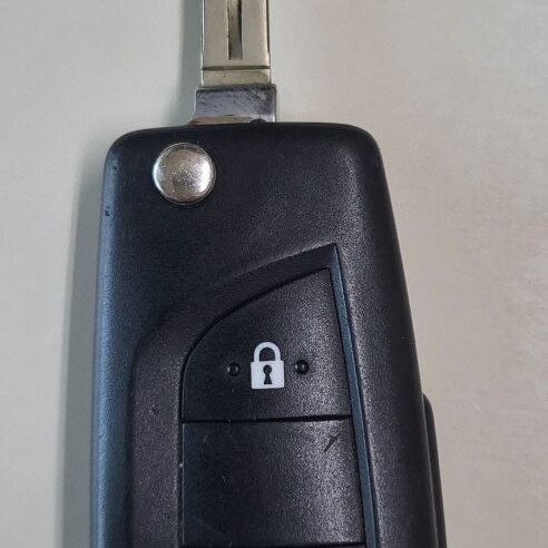 Peugeot 108 folding key 2 buttons like new