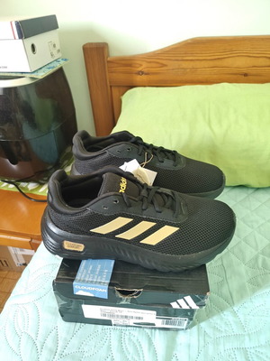 Adidas Cloudfoam Comfy sneakers size 37, black and gold, new