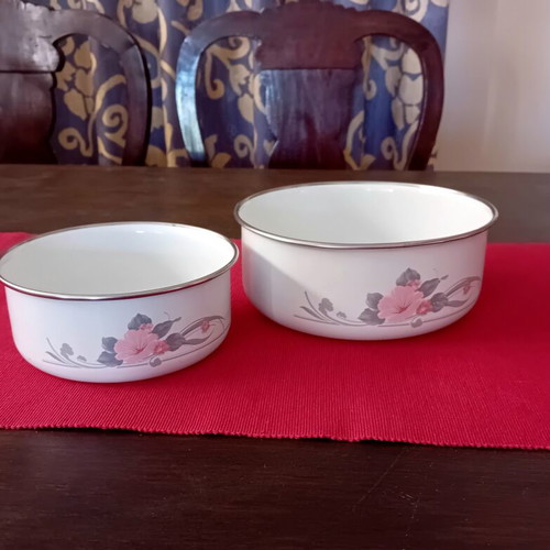 Enamel kitchenware set with vintage pink flower decoration, like new