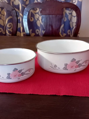 Enamel kitchenware set with vintage pink flower decoration, like new