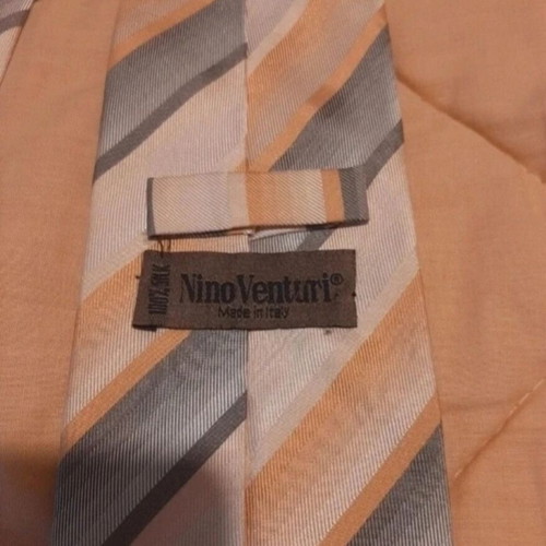Tie used, yellow and gold colors