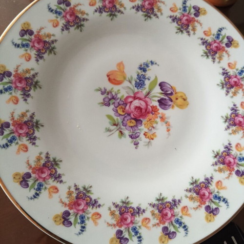 Serving platter used with floral design diameter 26 cm