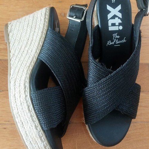 Xti women's black platform sandals size 37 lightly used