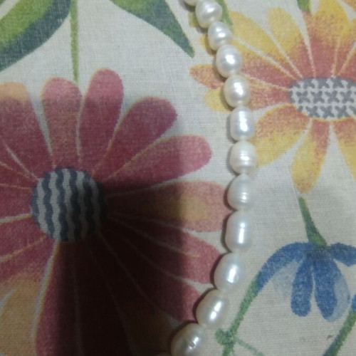 Necklace with natural freshwater pearls like new