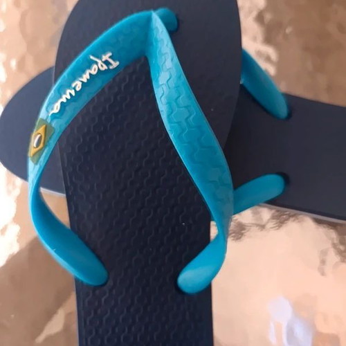 Ipanema children's flip flops like new, size 33-34, blue