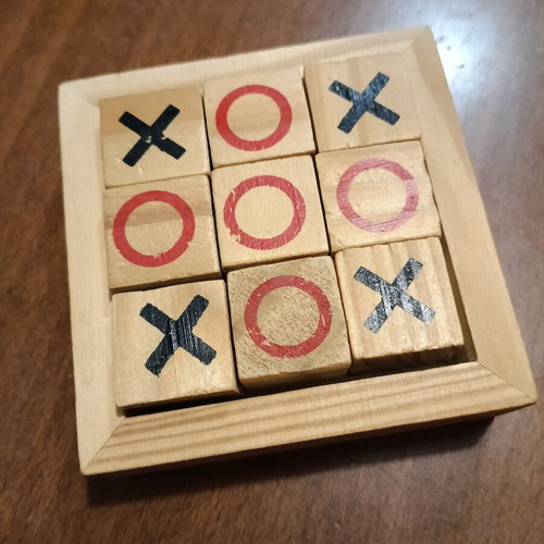 Wooden Tic Tac Toe game like new