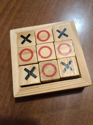 Wooden Tic Tac Toe game like new