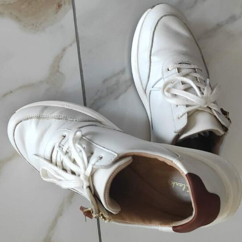 Clarks women's athletic shoes size 38 like new, white leather