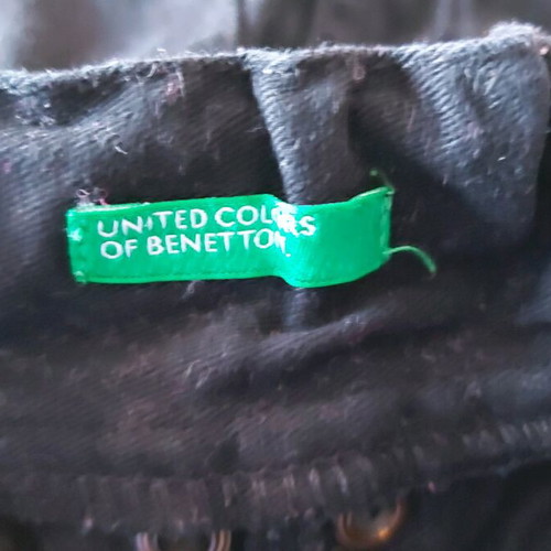 Benetton girls skirt black with Pucca design like new for ages 2-3