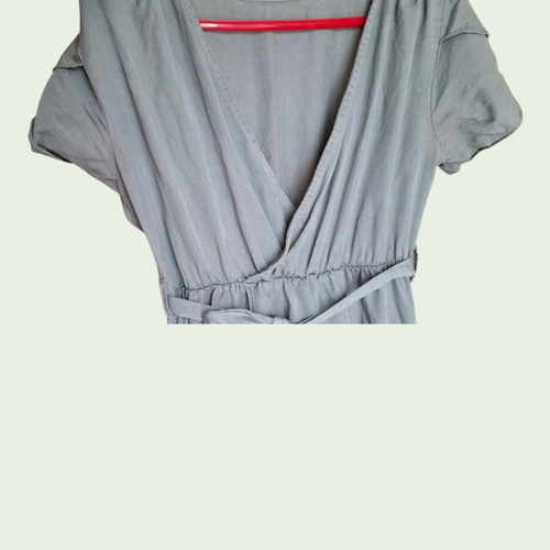 Midi dress green like new, soft and breathable