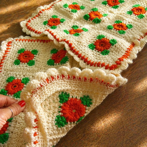 Decorative handmade crochet knit items new, 2 pieces, vintage motif 45x45cm