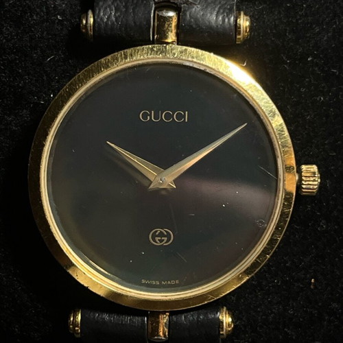 Gucci G-Timeless 30mm quartz watch like new, black and gold