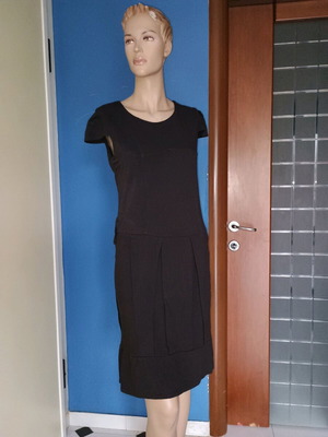 Black dress with short sleeves and pleats size M used