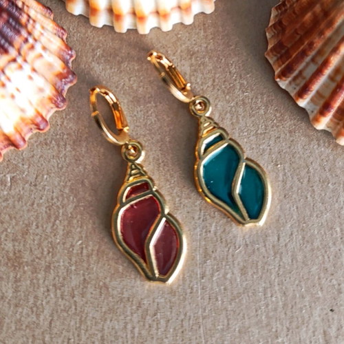 Shell earrings set with turquoise and fuchsia enamel, new