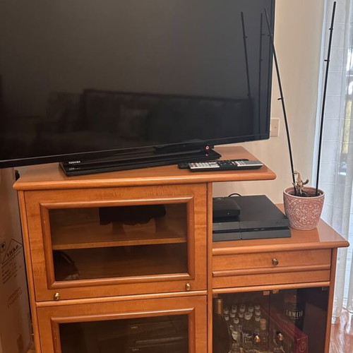 Vintage TV cabinet like new with storage and display shelves