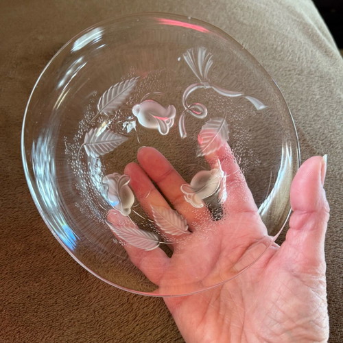 Crystal bowl like new with beautiful designs
