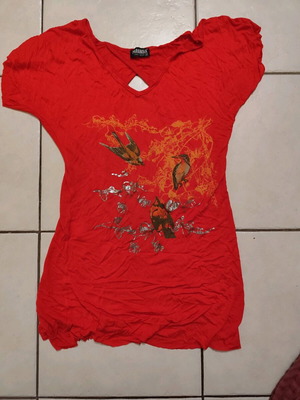 Paranoia women's red T-shirt with artistic print and back cut-out like new