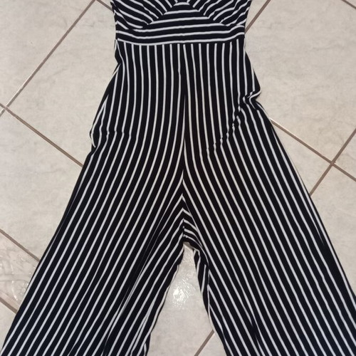 Stradivarius jumpsuit like new, black and white, size M