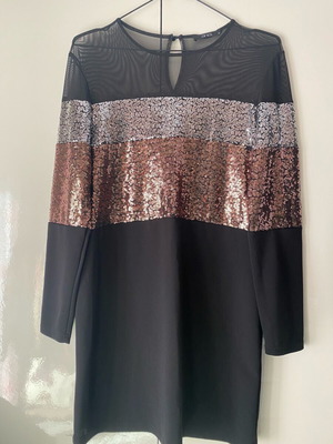Black dress with sequins and transparency like new, size S