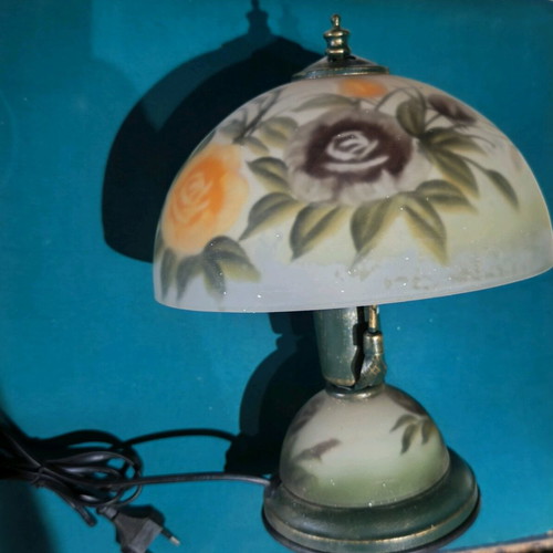 Table lamp small with decorative design like new, height 28 cm