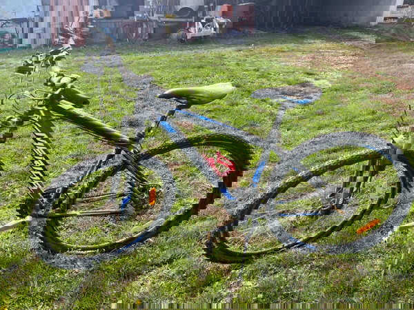MERIDA MOUNTAIN BIKE