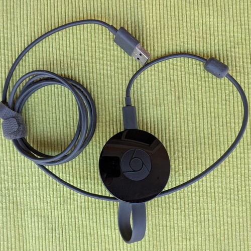 Google Chromecast streaming media player like new
