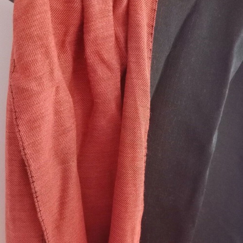 Toi&Moi scarf like new with geometric patterns and fringes