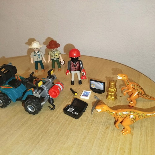 Playmobil bandit with quad, 2 rangers and 2 dinosaurs like new set