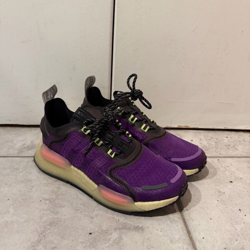 Adidas Boost athletic shoes 37.5 like new, purple