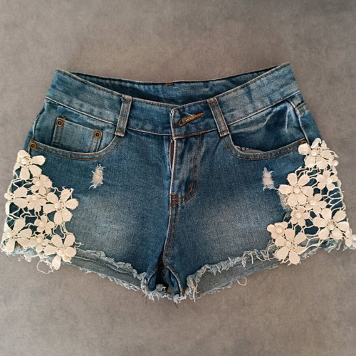Denim shorts like new with lace and pearls design, size S